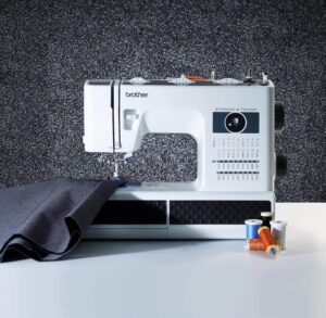 Easy to Use Sewing Machine for Beginners